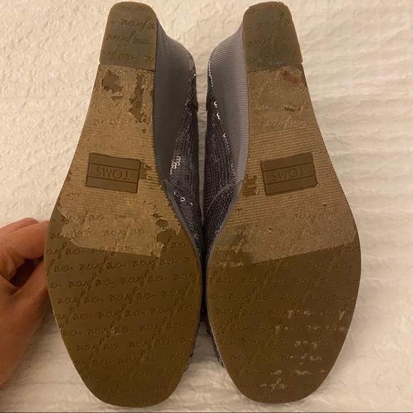 Toms Pewter Sequin Wedges - Picture 5 of 7